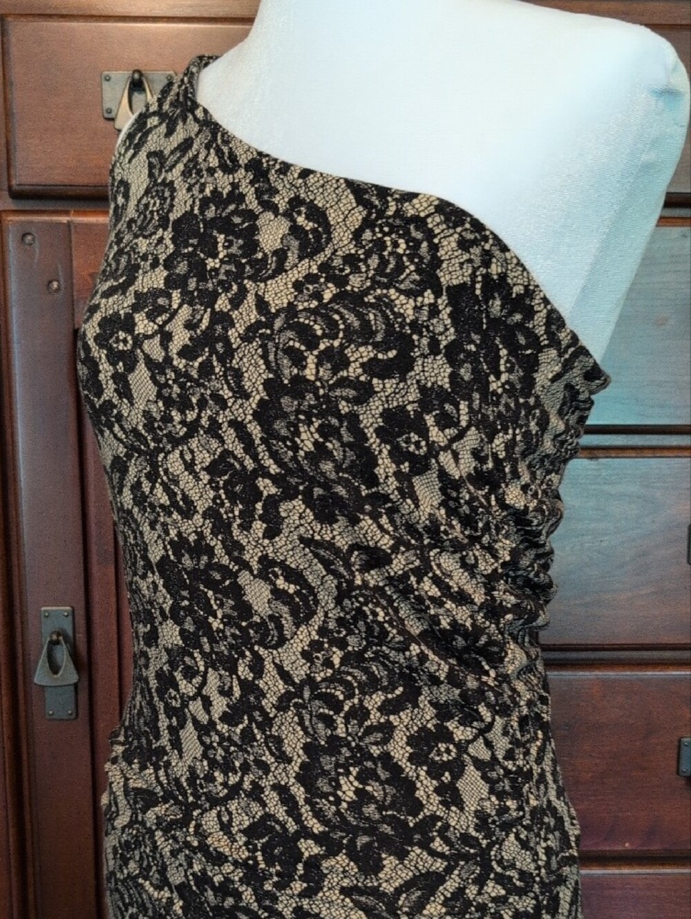 Michael Kors One-Shoulder Black Lace overlay Look  Dress With Scruched SideSeams - Picture 5 of 9